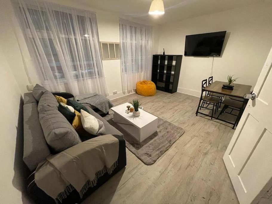 Beautiful 2 Bedroom On Tower Bridge London Exterior foto