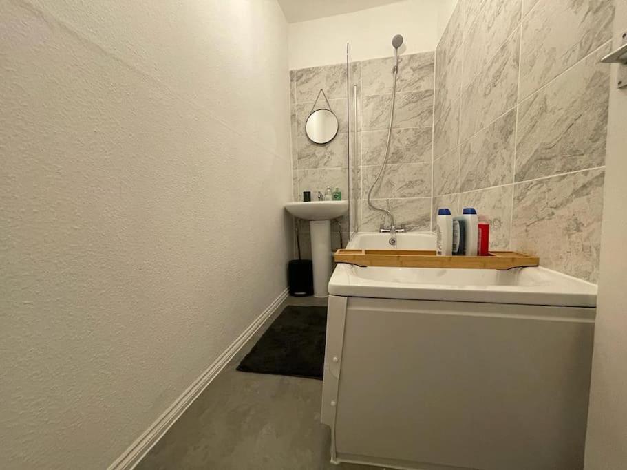Beautiful 2 Bedroom On Tower Bridge London Exterior foto