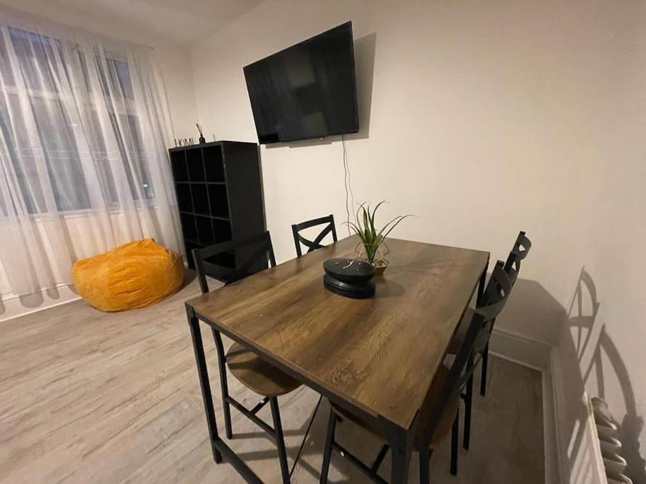 Beautiful 2 Bedroom On Tower Bridge London Exterior foto