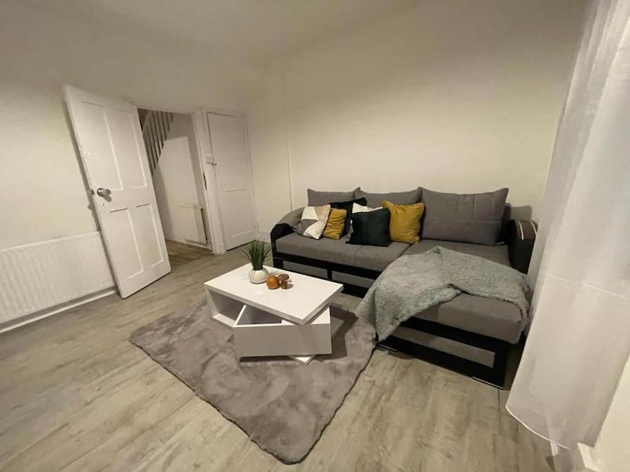 Beautiful 2 Bedroom On Tower Bridge London Exterior foto