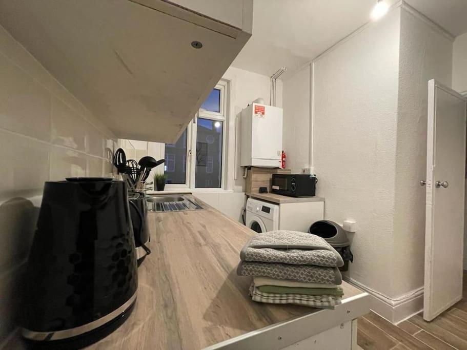 Beautiful 2 Bedroom On Tower Bridge London Exterior foto