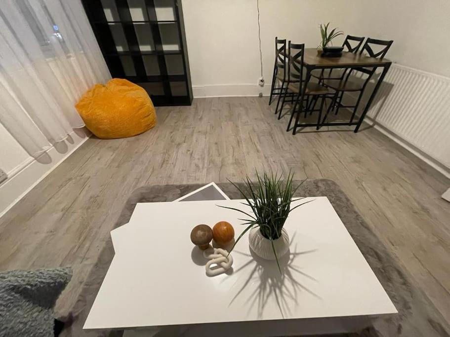 Beautiful 2 Bedroom On Tower Bridge London Exterior foto